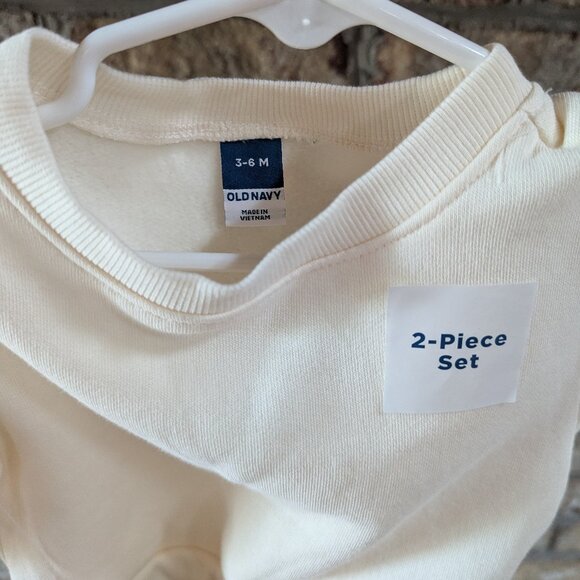 NWT Old Navy 2-Piece Baby Outfit - 3-6 Months - Picture 3 of 5